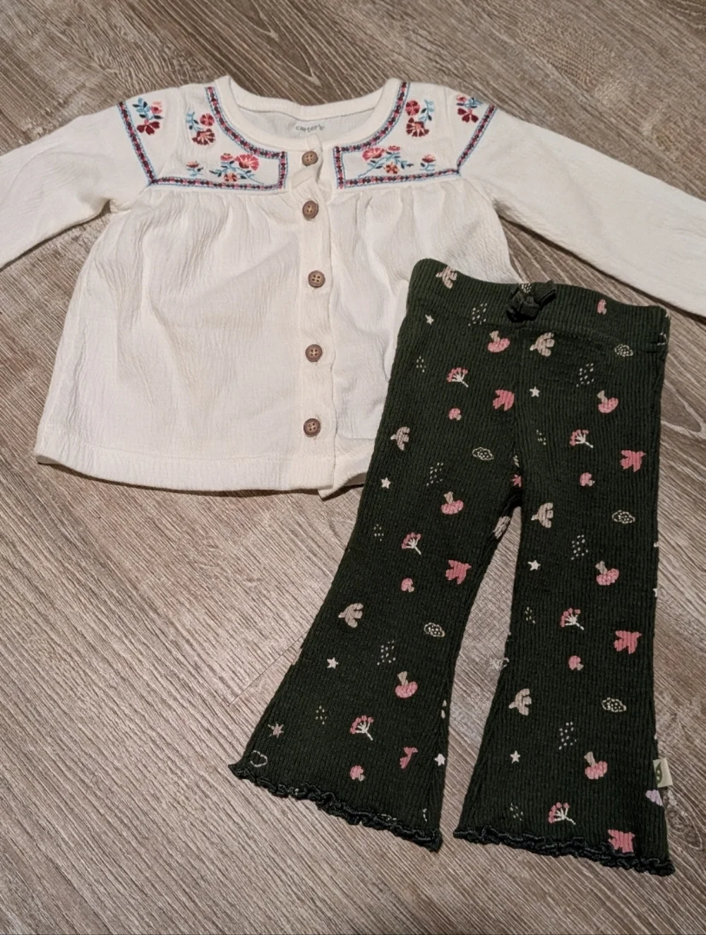 NEW Baby Boho White Embroidered Cardigan & Green Mushroom Flare Pants Size 6 Mo